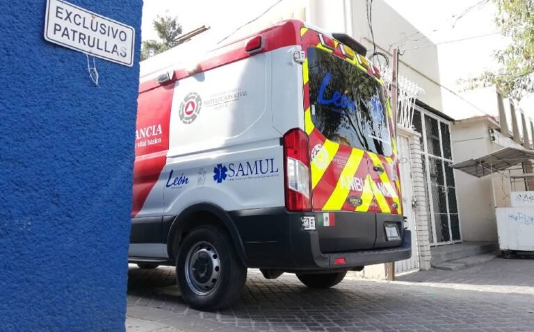 Mayoría de traslados en ambulancia por covid, de personas de 20 a 39 años