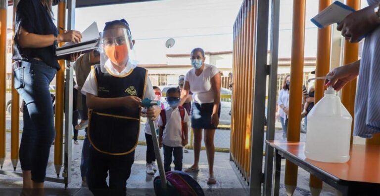 Solamente 14 países de 194 en el mundo no han regresado a clases y México era uno de ellos
