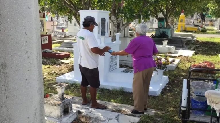Comienza el mantenimiento en los cementerios como víspera de la celebración de fieles difuntos
