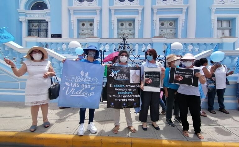 Protesta a favor de la vida y en contra de los falles de la SCJN