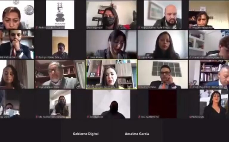 “Tráeme mi calzón”: síndica de Naucalpan pasa incómodo momento en plena sesión en línea