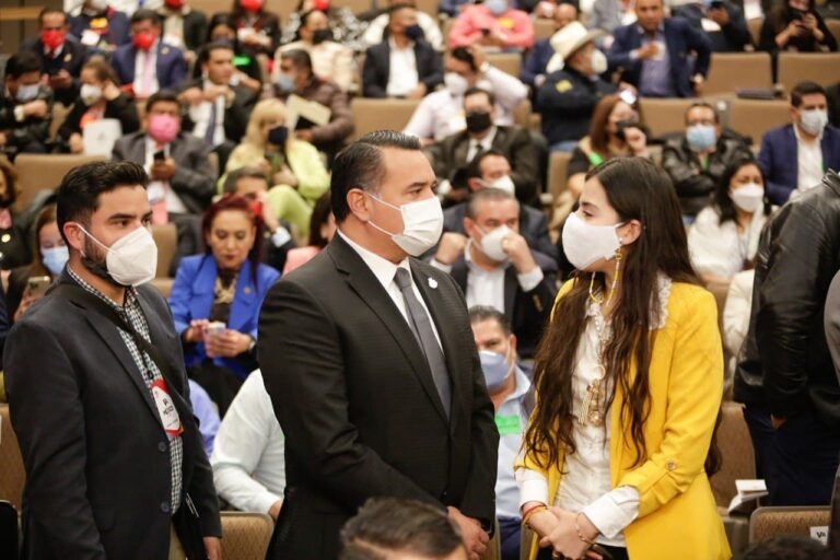 Renán Barrera participa en en foro para construir una alternativa de presupuesto para los municipios