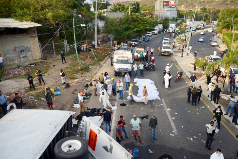 ONU pide a México investigar accidente muerte de 56 migrantes en accidente de tráiler en Chiapas