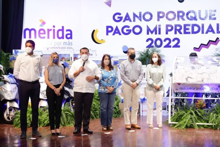 Renán Barrera preside el sorteo “Gano Porque Pago Mi Predial 2022”; entregan cuatro automóviles