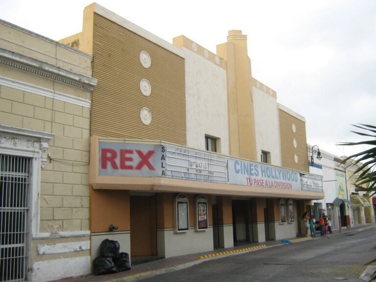 El próximo 30 de Marzo cierra definitivamente Cinemex Rex del Barrio de Santiago