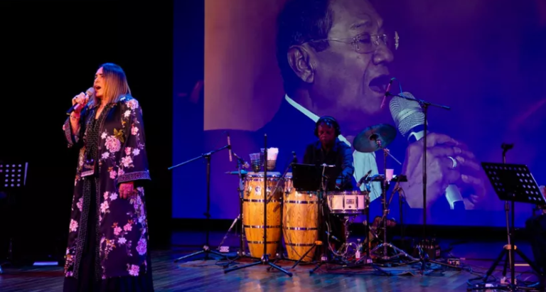 homenaje a Armando Manzanero en el palacio de la música en Mérida