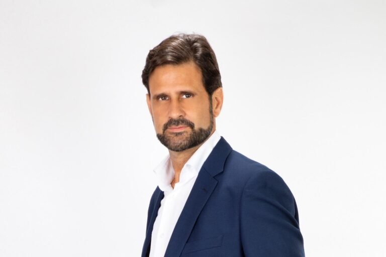 “El Huacho” contrata al padre de la “guerra sucia” para salvar a Sheinbaum en Yucatán