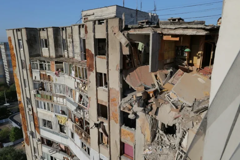 Ataque masivo ruso sacude Kiev: 15 heridos y múltiples daños en uno de los bombardeos más intensos de la guerra