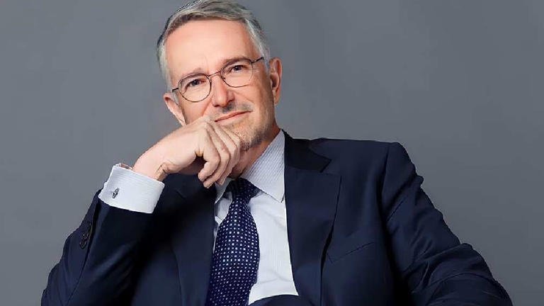 Estafan a Ricardo Salinas Pliego con acciones de Elektra por 416 mdd