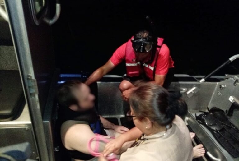 Rescate naval salva a navegante tras quedar a la deriva frente a Chicxulub Puerto