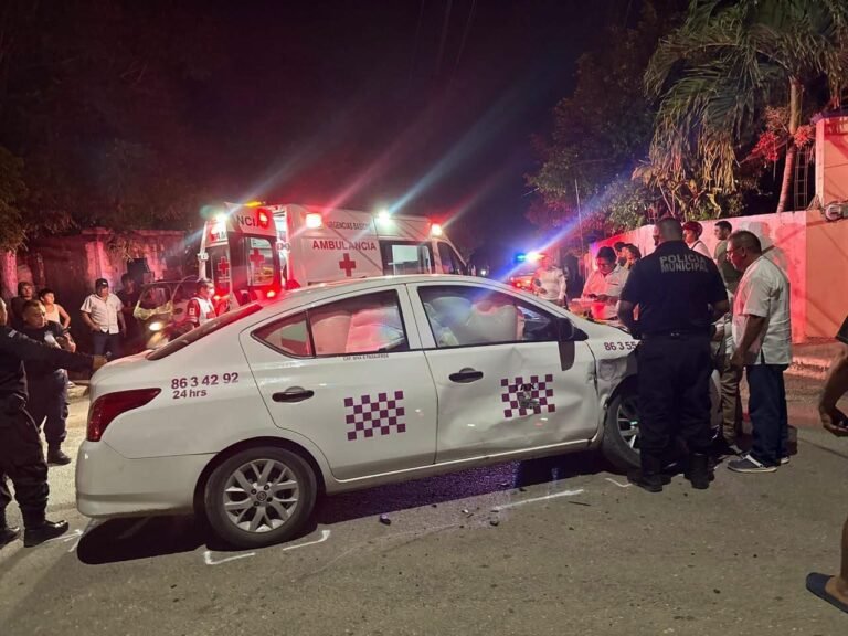 Dos jóvenes resultan lesionadas tras choque entre automóvil y radio taxi en Tizimín