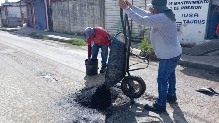 EDWIN BOJÓRQUEZ DESTACA TRABAJOS PARA MEJORAR CALLES Y REFORZAR LA SEGURIDAD VIAL EN KANASÍN